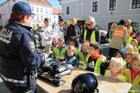 Tudi otroci kamniških šol in vrtcev so bili danes trajnostno povezavi  (64)